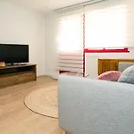 Urbanizacion Con Piscina Arnelas Appartamento *