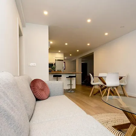 Urbanizacion Con Piscina Arnelas דירה *