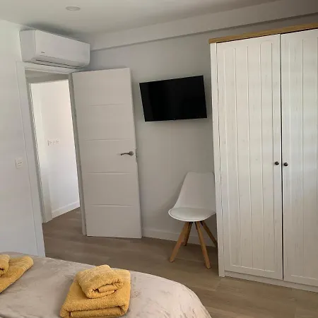 Urbanizacion Con Piscina Arnelas *