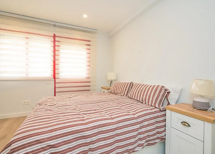 Urbanizacion Con Piscina Arnelas Sanxenxo