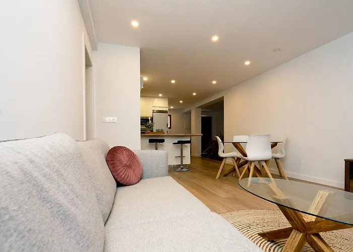 Urbanizacion Con Piscina Arnelas Lejlighed *