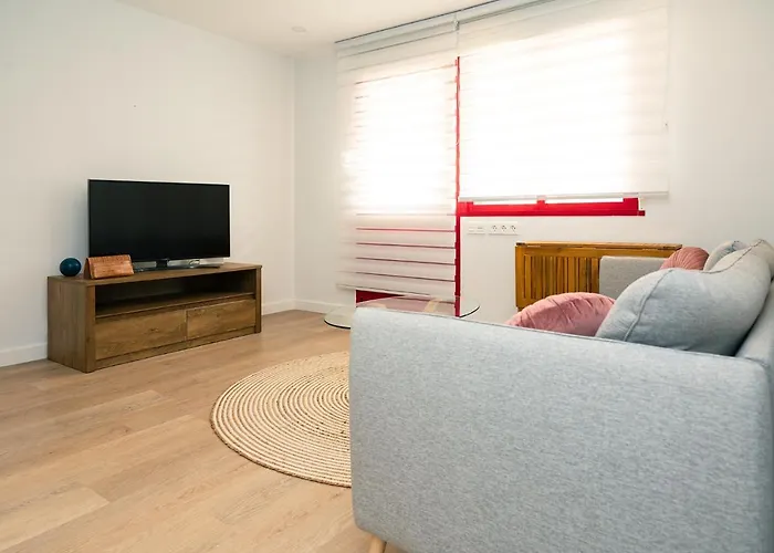 Urbanizacion Con Piscina Arnelas Διαμέρισμα *