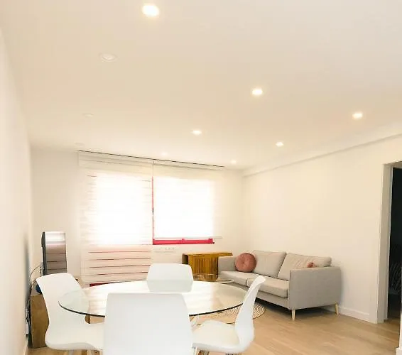 Urbanizacion Con Piscina Arnelas Lejlighed *